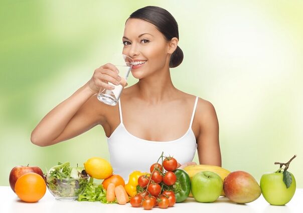 Il principio della dieta dell'acqua è l'osservanza del regime del bere, unita all'uso di cibi sani